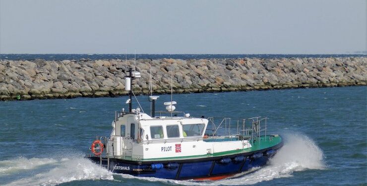 Lodsbåden Fibiger i Hirtshals Havn. Foto (arkiv): Preben Andersen.