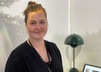 Marie Krag har været jordemoder i otte år. Nu glæder hun sig over de nye fødestuer. Foto: Katja Schlaikier.