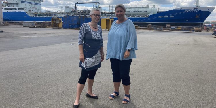 Fra venstre Anette H. Sørensen, maritim lærlingekoordinator og Christina Ørskov, direktør Orskov Yard A/S.