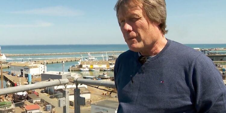 Indehaver Per Kro på toppen af værelsestårnet ved Hotel Hirtshals, som i flere henseender hænger sammen med den historiske Hirtshals Kro. Foto (arkiv): Niels Skipper.
