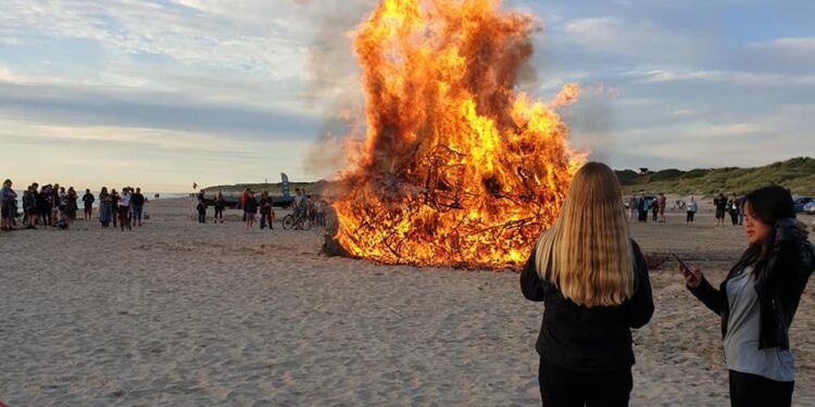 Sankt Hans på Tornby Strand. Foto: Arkiv.