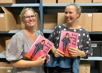 Forlægger Rikke Ella Andrup fra Hirtshals og forfatter  Karoline Hughes fra Hjørring.