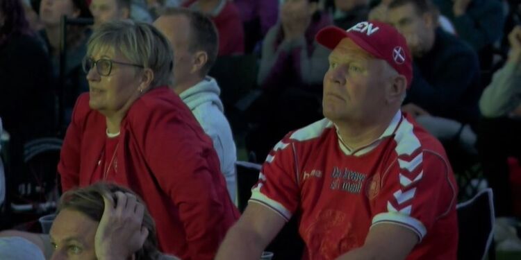 Blandt de trofaste fans var Joakim Mæhles forældre.