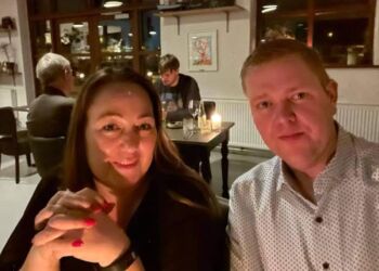 Mark Christensen og fru Jette valgte i går aftes at fejre jubilæet på Restaurant Abstrakt i Hirtshals. Foto: Privat.