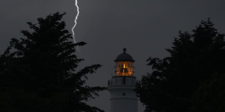 Torden ved Hirtshals Fyr. Foto (arkiv): Arturs Pirazkov.