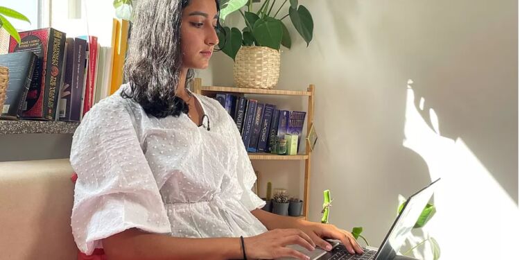 Afghanskfødte Mariam Molavyzada. Foto: Caspar Birk.