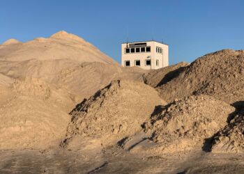 Sand til kystsikring indsamles her ved Hirtshals Havn. Foto (arkiv): Niels Skipper.