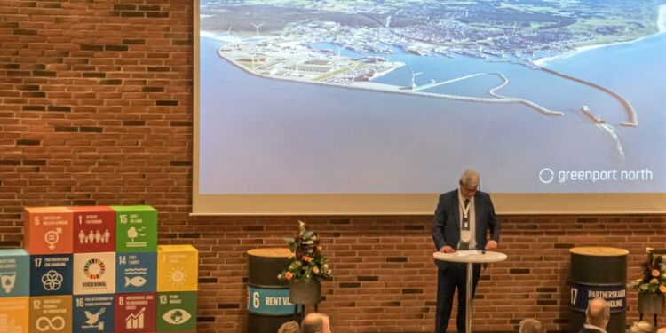 Anker Laden-Andersen bød som bestyrelsesformand velkommen til konferencen hos Nordsøen Forskerpark. Foto: Elling.