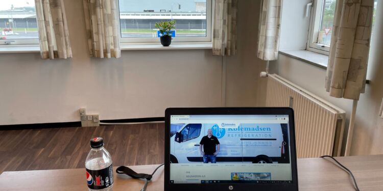 Jens Lund Madsen har nu også udsigt til Søværnets skibe i Frederikshavn.