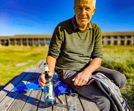 Lars Hansen foran Fyrklit. Foto (arkiv): Elling.