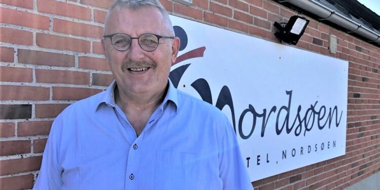 Peter Sundbæk ved Motel Nordsøen, der nu er domicil for den kommende NORDSØEN fri fagskole i Hirtshals. Foto (arkiv): HJEC.DK.