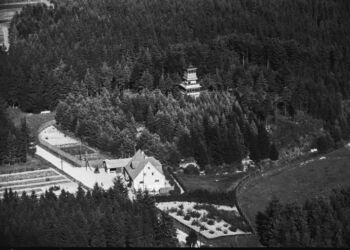 Luftfoto af skovtårnet. Foto: VHM.