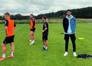 Wessam Abou Ali til højre ses her på træningsbanen hos Vendsyssel FF. Foto: Arkiv.