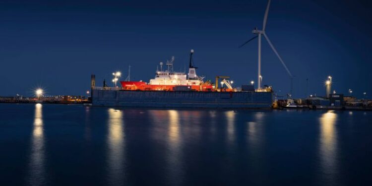 Dokken hos Hirtshals Yard er i 2019 foreviget af Jens Kranen.