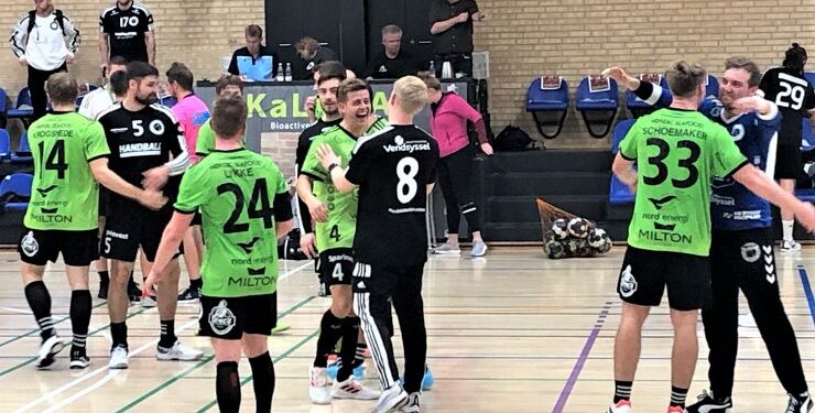 Elitesport Vendsyssel-spillerne jubler over den vigtige sejr i en dramatisk kamp mod HC Odense.