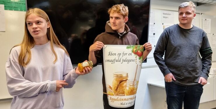 Hold 1 præsenterer en julemarmelade med appelsiner og julekrydderier.