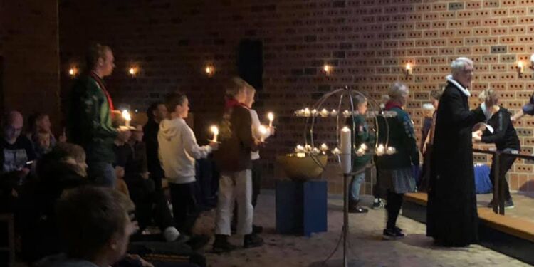 Alle helgens gudstjeneste i Emmersbæk Kirke. Foto: Arkiv.