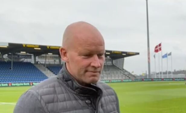 - Vi har en bred trup, og mange af spillerne har virkelig budt sig til ugens løb, så vi skal nok finde gode erstatninger, siger cheftræner Henrik Pedersen fra Vendsyssel FF forud for søndagens hjemmebanekamp mod Helsingør. Foto: Mogens Jørgensen.