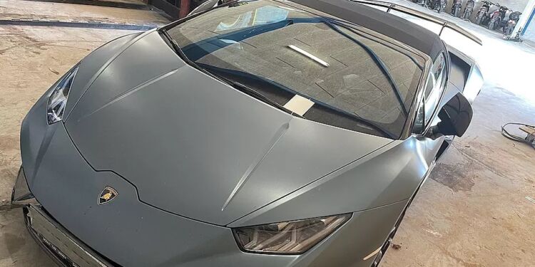 Det er denne Lamborghini, der er konfiskeret for vanvidskørsel.
Foto: Per Frank Paulsen / TV2 Nord.