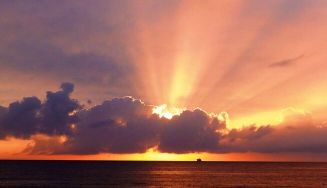 Solnedgang ved Husmoderstranden i Hirtshals. Foto (arkiv): Preben Andersen.