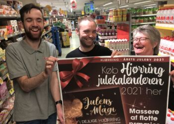 SPAR Købmand Dennis flankeres her af Andreas og købmandens mor Annette.