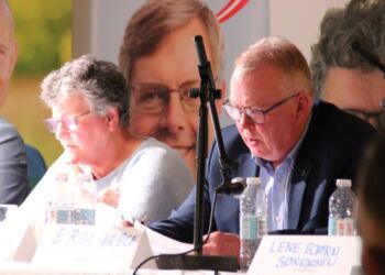 Anna-Mette Skovgaard Pedersen fra SF ses her ved siden af Erik Krage fra Lokallisten. Foto: Arkiv.