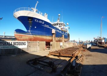 Norske Piraja på bedding hos Vestkajens Maskinværksted i Hirtshals.