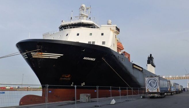 Smyril Lines fragtskib Akranes i Hirtshals Havn. Foto (arkiv): Preben Andersen.