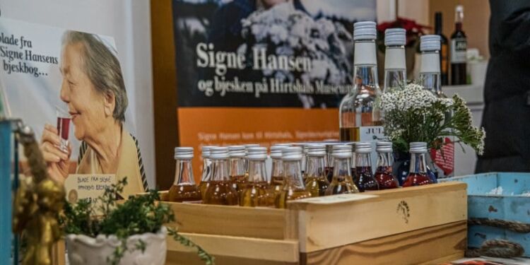 Bjesk a la Signe Hansen... så Hirtshals Museum og medbring en klar Brøndum... Foto: Elling.