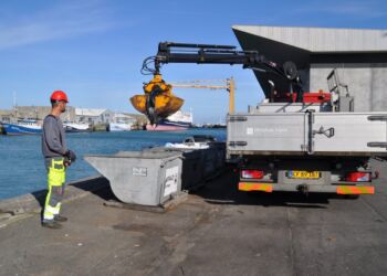Teknisk Service står for håndtering og indsamling af affald på Hirtshals Havn.