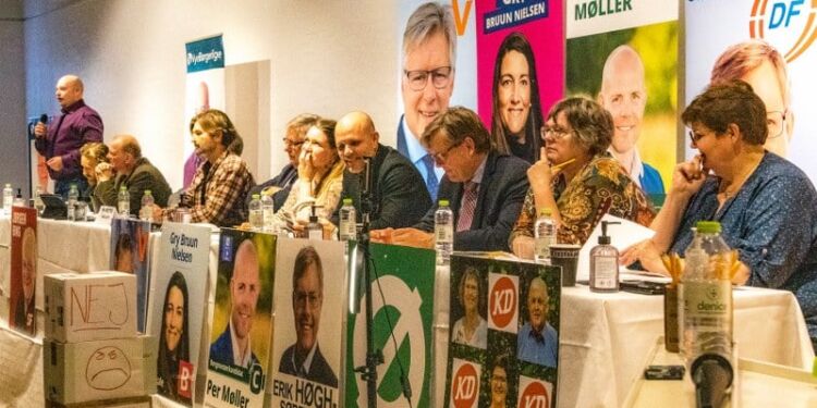 Valgdebat på Vrå Højskole i 2021. Foto (arkiv): Elling.
