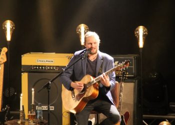 Jens Varmløse ses her på scenen med Version 1.0. Foto: Arkiv.