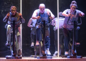 Hanne Laursen, Jørgen Bing og Lone Rødbroe på vej... med sammenbidte cykelrytterattituder...