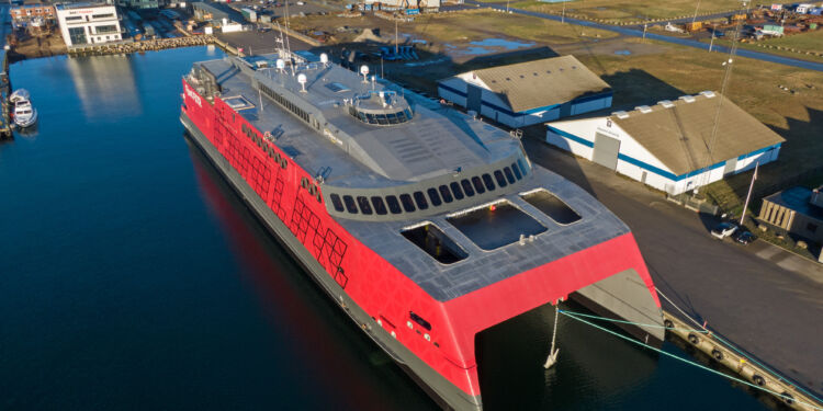 Fjord FSTR ved kaj i Frederikshavn. Foto (arkiv): Henning Larsen.