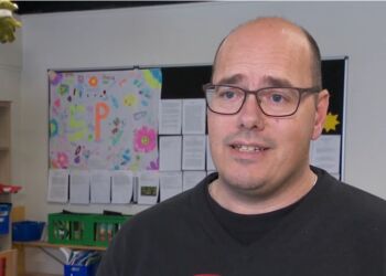 Kenneth Kjærsgaard er til daglig leder på Muldbjergskolen. Foto: TV2 Nord.