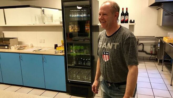 Centerleder Lars-Henrik Kristensen er sammen med souschef Lars Kruse klar med Aktiv Sommer i Hirtshals Idrætscenter. Foto: Arkiv.