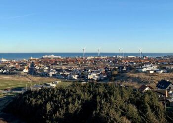 Havnefondens fire eksisterende møller set fra Hirtshals Fyr. Foto: Niels Skipper.