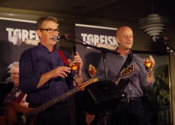 Tørfisk med lun humor på scenen i Hirtshalsl. Foto (arkiv): Privat.