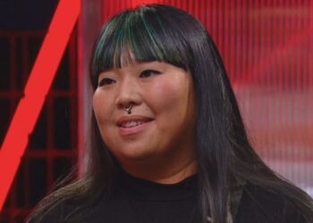 Igennem hele Anne Møllers liv har musik haft en rolle. I dag spiller til offentlige og private arrangementer både alene og med bandet ’Anne & The A-team’. Blandt andet har hun spillet til Danmark Dejligst Festival. Foto (arkiv): TV2.