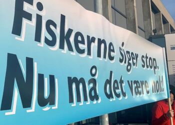 Utilfredse fiskere demonstrerede for godt et par år siden mod ministeren, som indtil den 18. november 2020 hed Mogens Jensen (S), men nu er partifællen Rasmus Prehn. Foto: (arkiv) Jesper Christiansen.