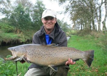 Ole med havørred på 91 cm og 9,6 kg fanget i Liver Å 2011. Foto: Privat.