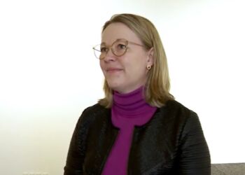 Direktør for Vendsyssel Kunstmueum, Sine Kildeberg, er glad for genåbningen og har massere af nye projekter i ærmet. Foto: TV2 Nord.