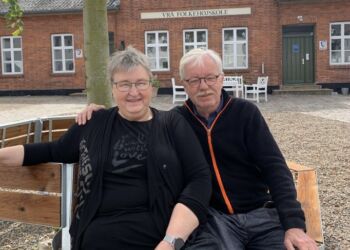 Initiativtagerne Pia Schnoor og Søren Ottzen er tidligere forstanderpar på Vrå Højskole. Foto: Arkiv.