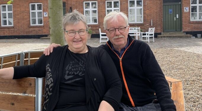 Initiativtagerne Pia Schnoor og Søren Ottzen er tidligere forstanderpar på Vrå Højskole. Foto: Arkiv.