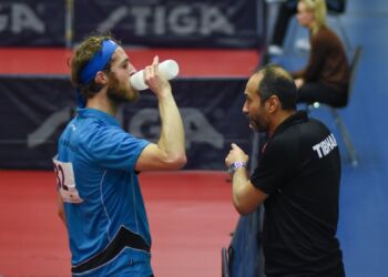 Tarek Hassan Shahin til højre i samtale med Daniel Christensen. Foto (arkiv): Jim Christensen.