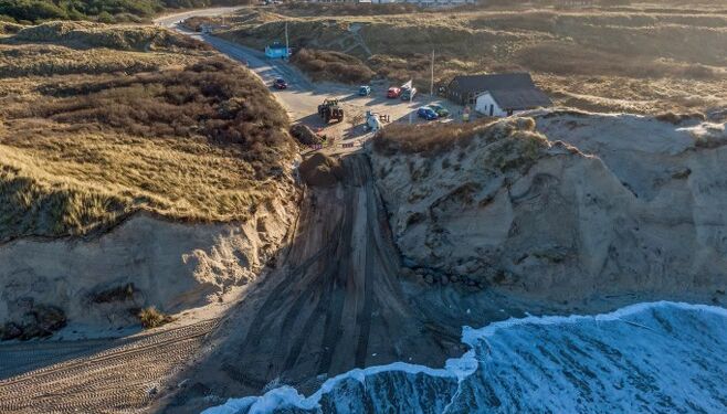 Hård erosion af klitter og kyst ved Tversted Strand under stormen Malik i februar 2022. Foto: Henning Larsen.