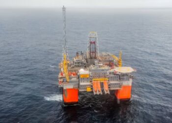 Dette er Snorre B platformen. Den blev sat i produktion i 2001, og ligger syv kilometer nord for Snorre A-platformen i Nordsøen. Foto: Harald Pettersen / Equinor.