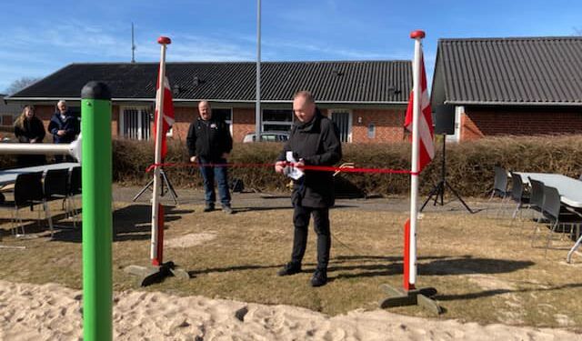 Carsten Andersen klippede snoren i Lørslev. Foto: Privat.
