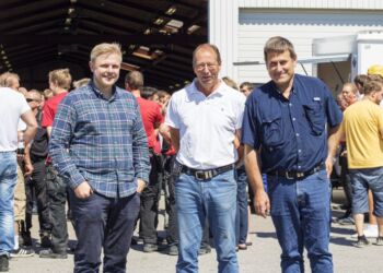 Dennis, Finn og Frits hos Scanvogn A/S i Tornby. Foto: Arkiv.