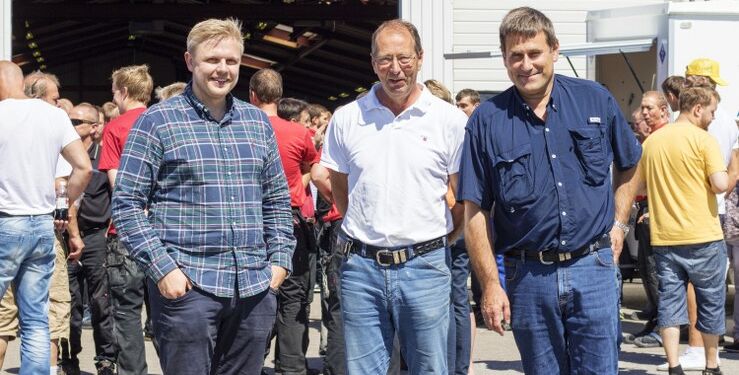 Dennis, Finn og Frits hos Scanvogn A/S i Tornby. Foto: Arkiv.